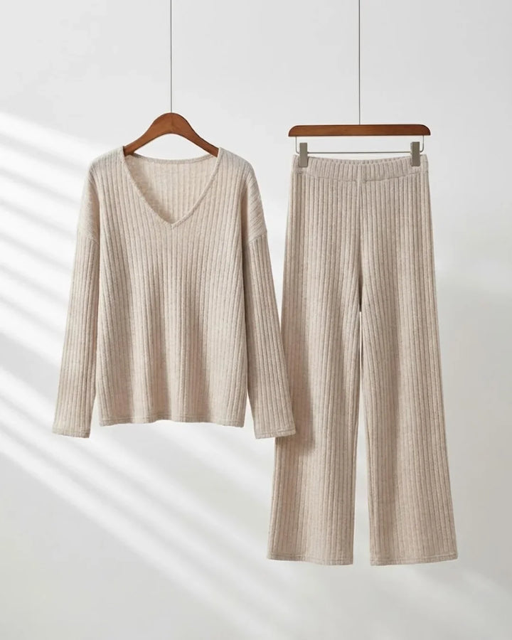 Lorenza™ | Ribbed V-neck two-piece lounge set