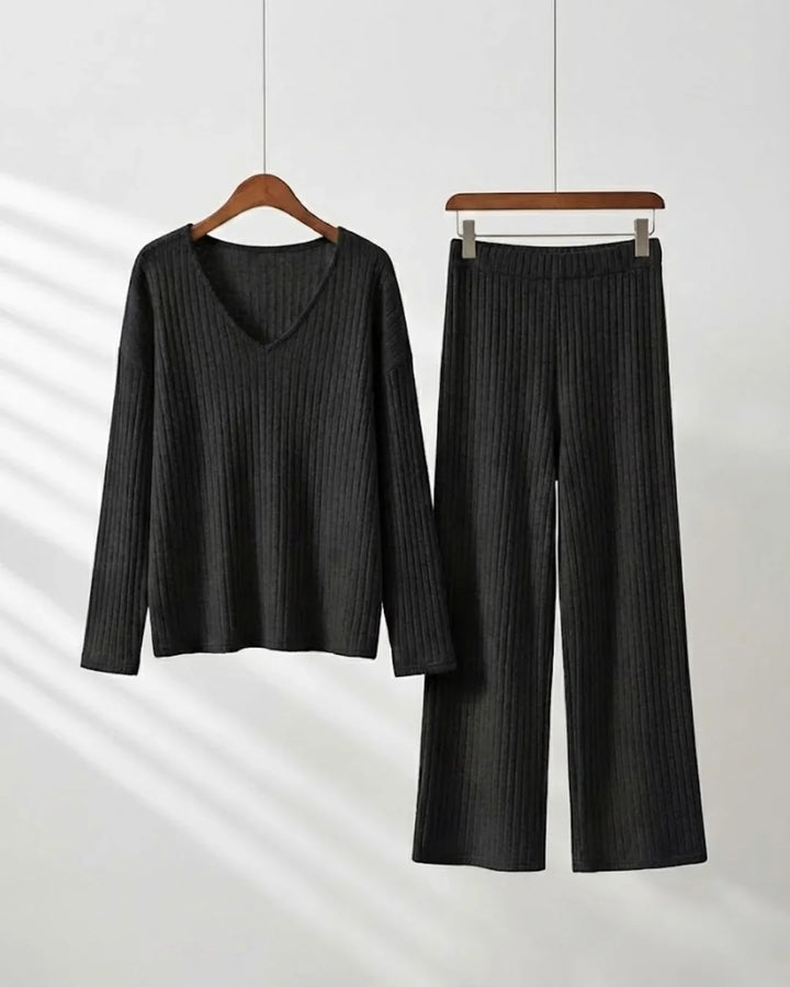 Lorenza™ | Ribbed V-neck two-piece lounge set