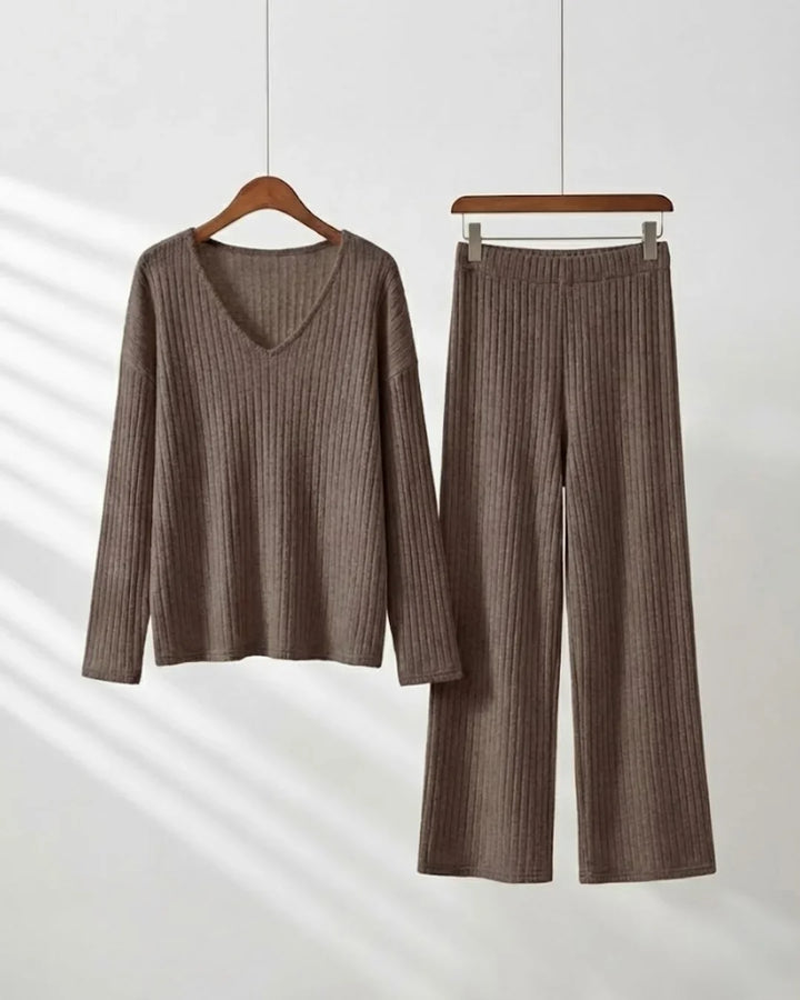 Lorenza™ | Ribbed V-neck two-piece lounge set