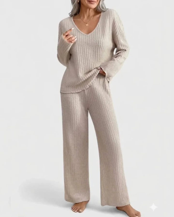Lorenza™ | Ribbed V-neck two-piece lounge set