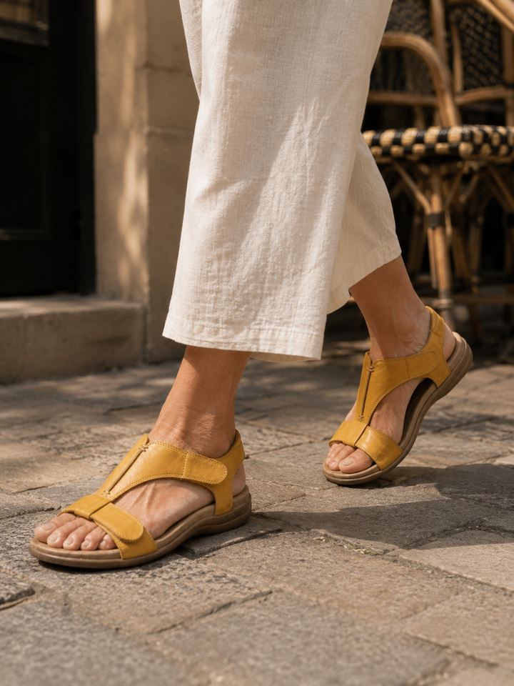 Lara | Comfortable sandals with adjustable closure